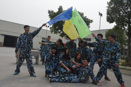 勞卡家居新員工拓展培訓(xùn)圓滿成功