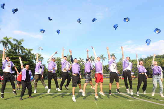 美的家用空調(diào)國內(nèi)營銷畢業(yè)生《U棒團(tuán)隊(duì)》素質(zhì)拓展訓(xùn)練